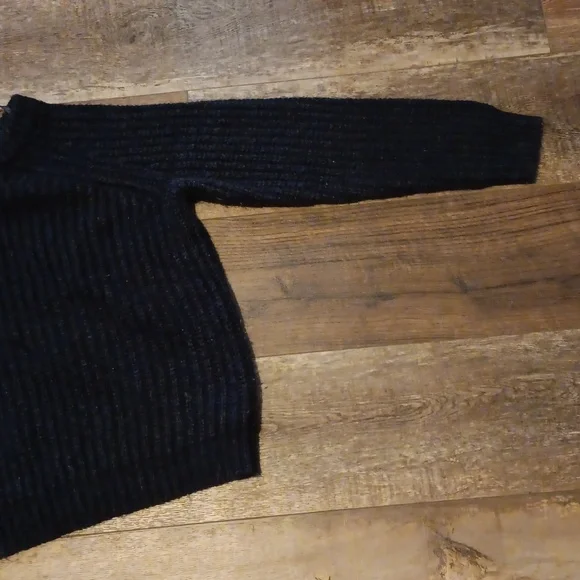 Cable knit sweater - Picture 4 of 7